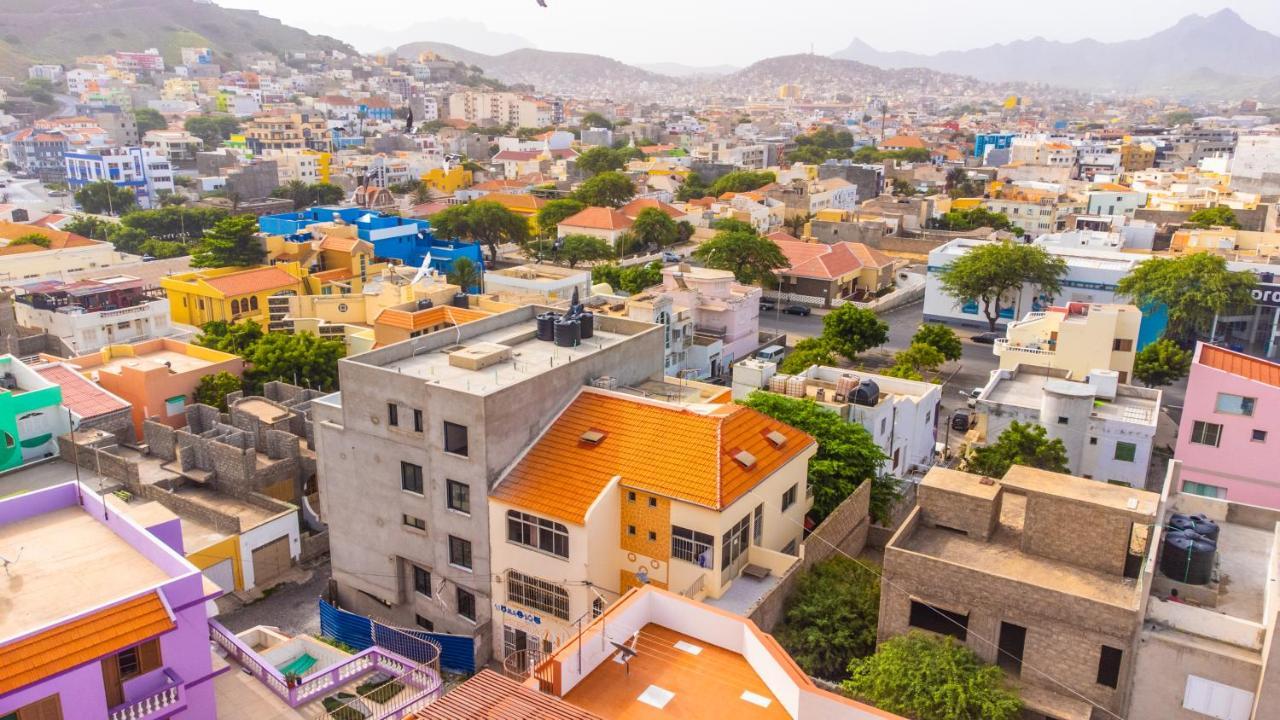 Simabo'S Backpackers' Hostel Mindelo Dış mekan fotoğraf