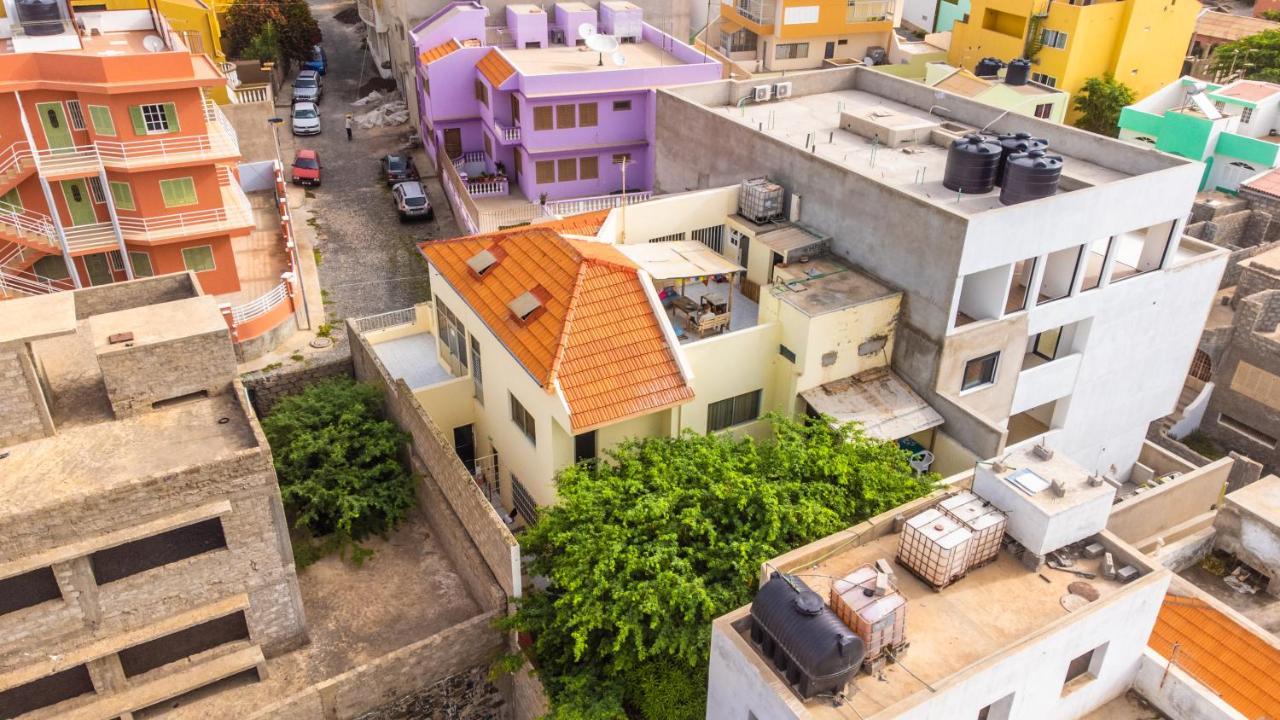 Simabo'S Backpackers' Hostel Mindelo Dış mekan fotoğraf