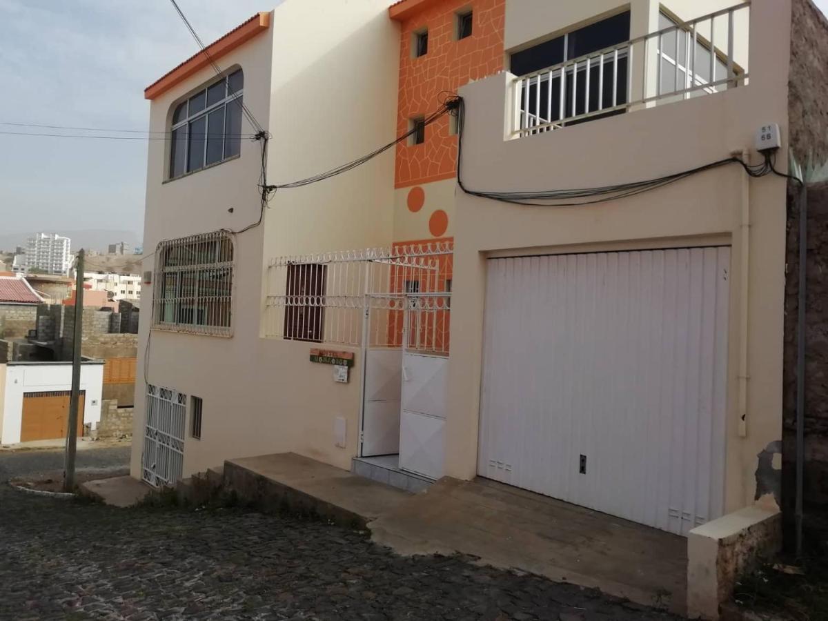 Simabo'S Backpackers' Hostel Mindelo Dış mekan fotoğraf